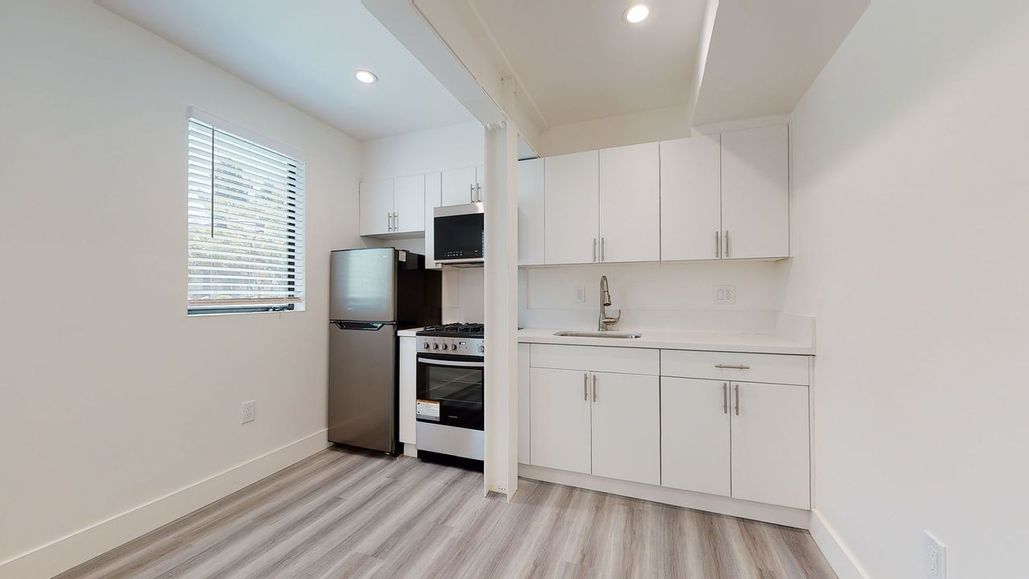 property for rent #10