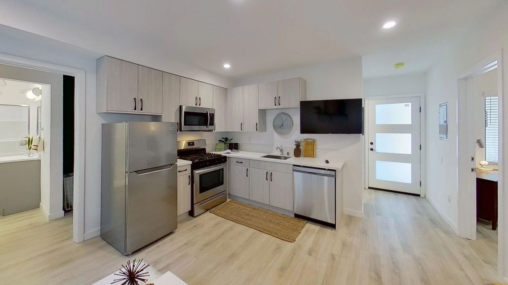 property for rent #11