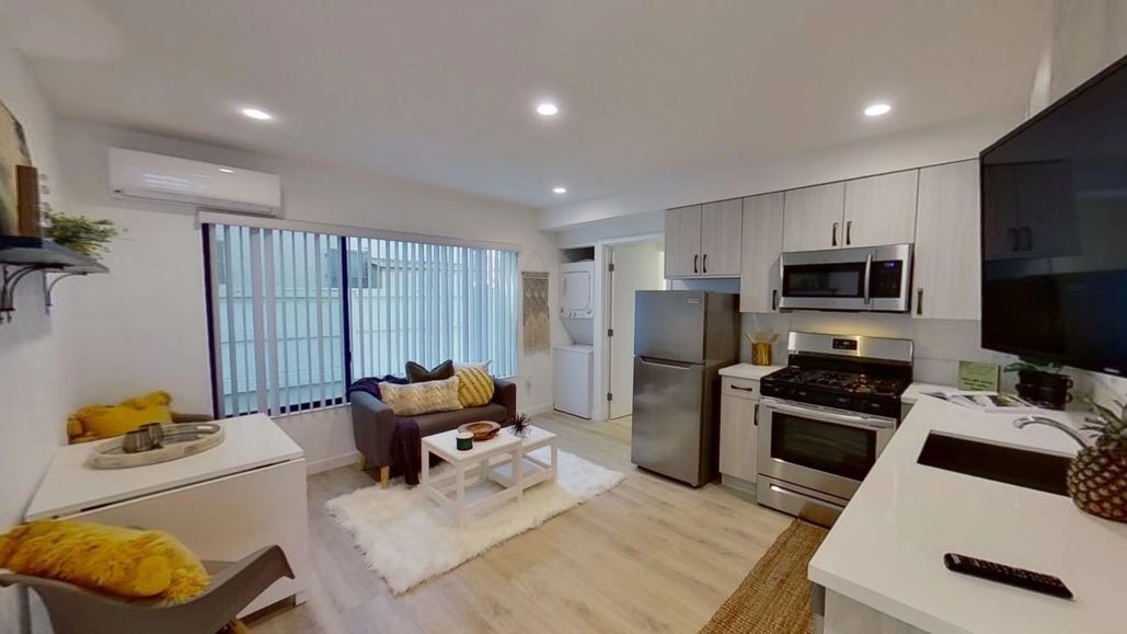 property for rent #10