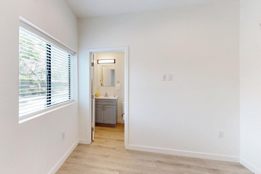 property for rent #11