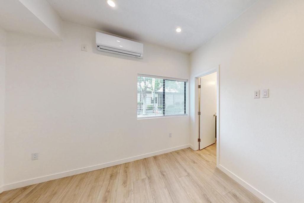 property for rent #12