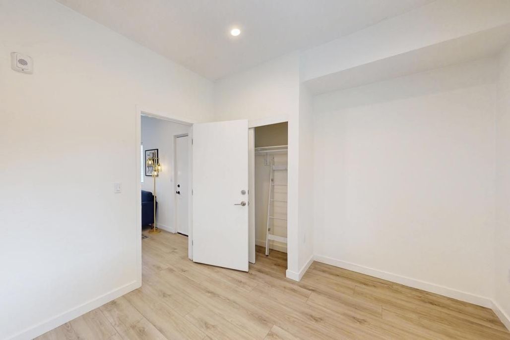 property for rent #14