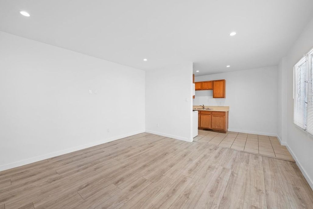 property for rent #33