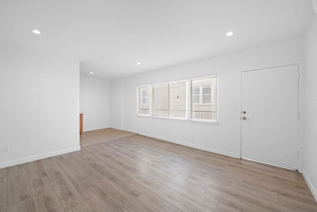 property for rent #31