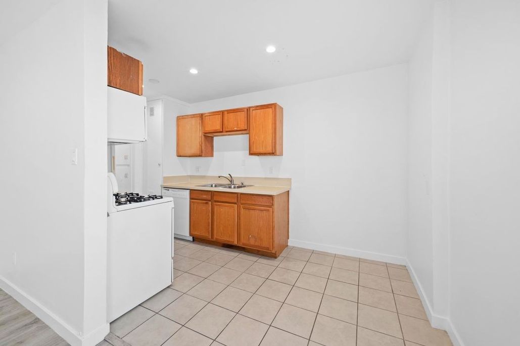 property for rent #34