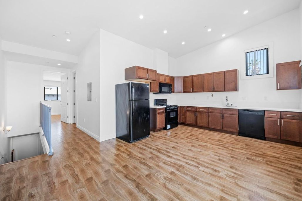 property for rent #68