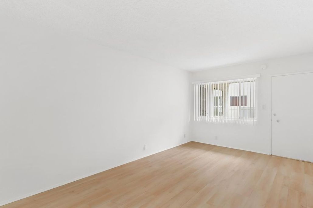 property for rent #4