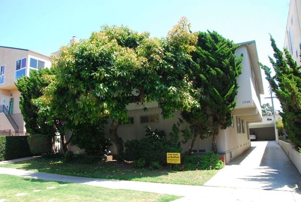 property for rent #1