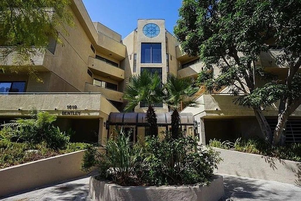 property for rent #1