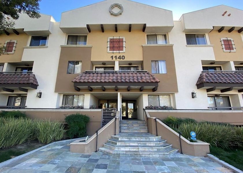 property for rent #1