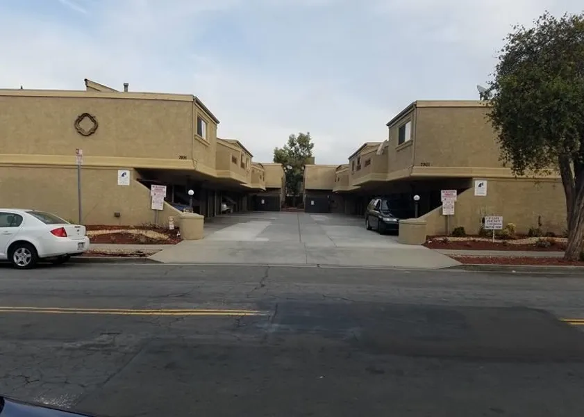 property for rent #1