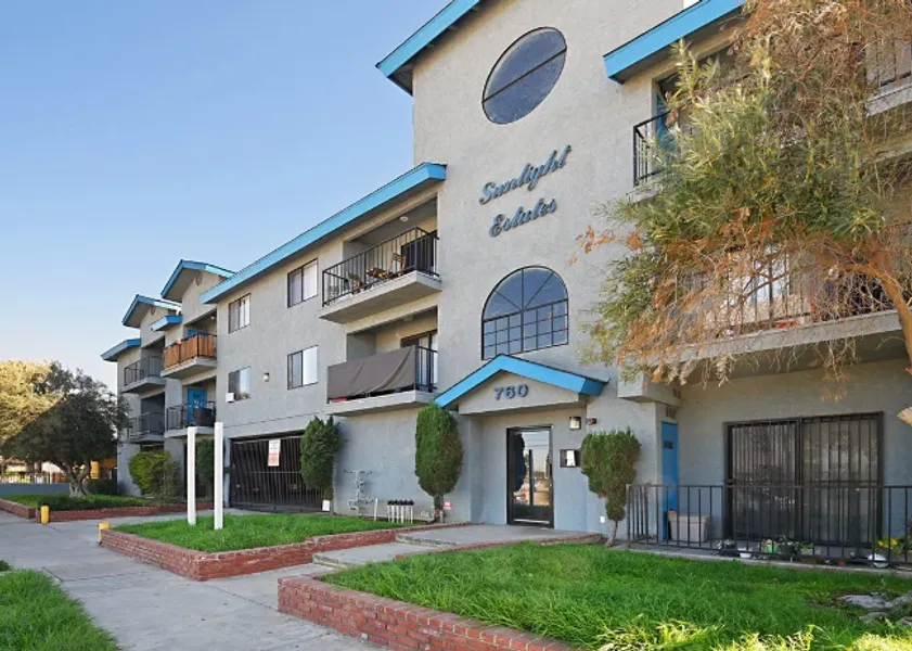 property for rent #1