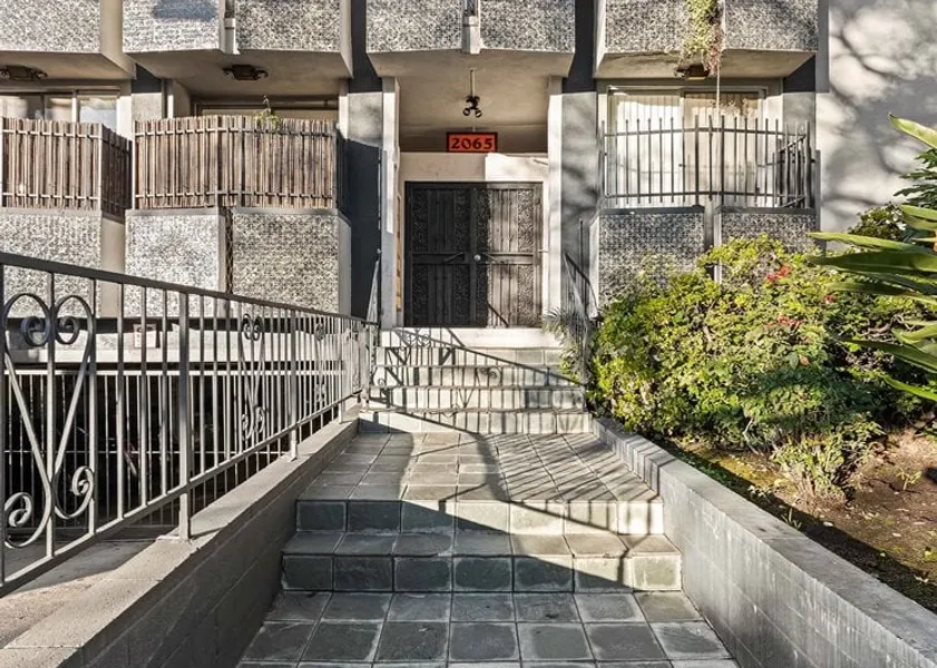 property for rent #1