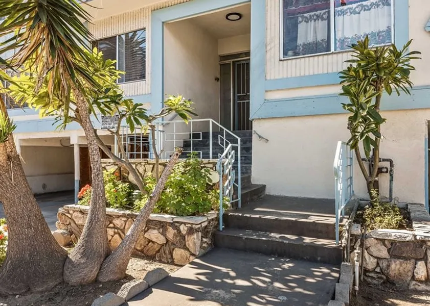 property for rent #1