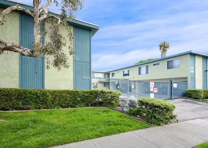 property for rent #1