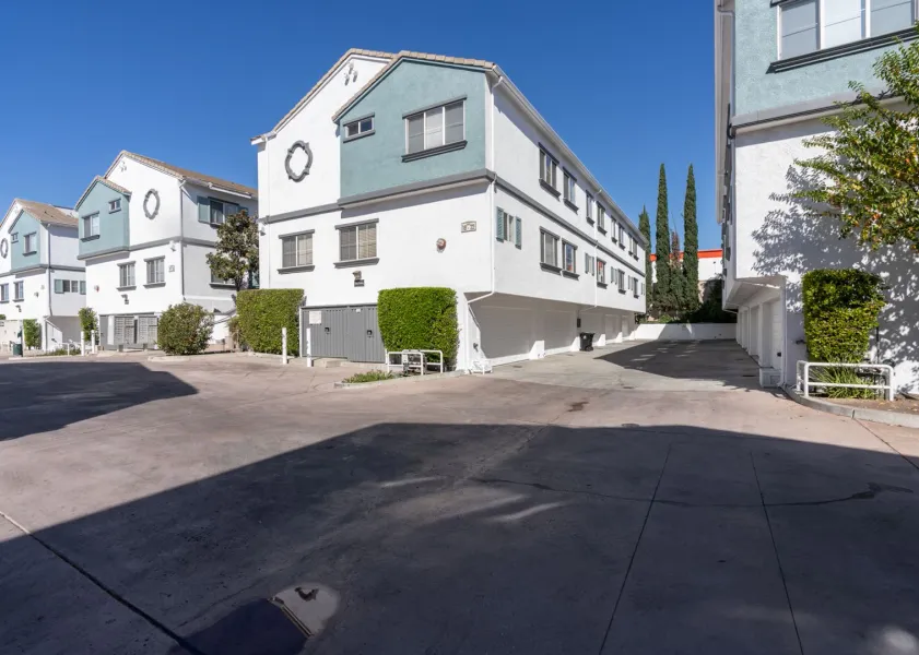 property for rent #1