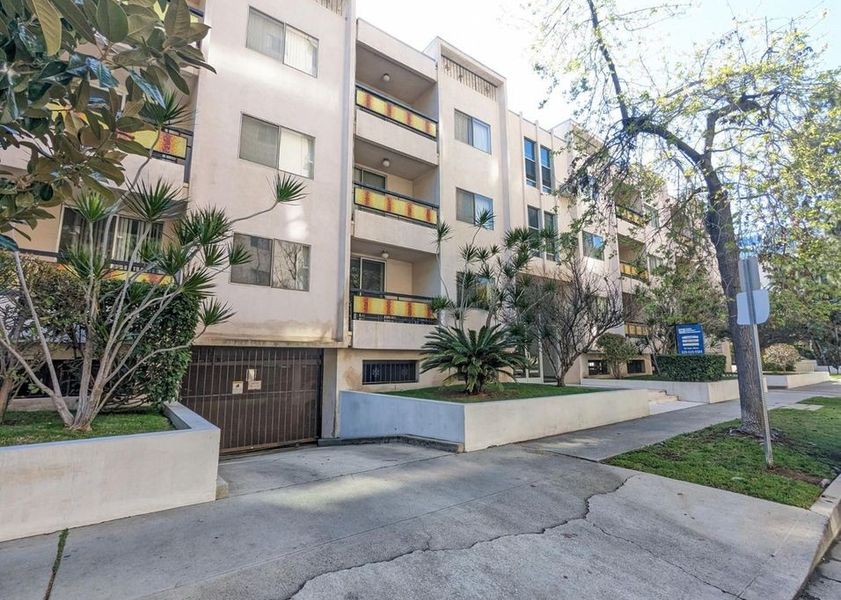 property for rent #1