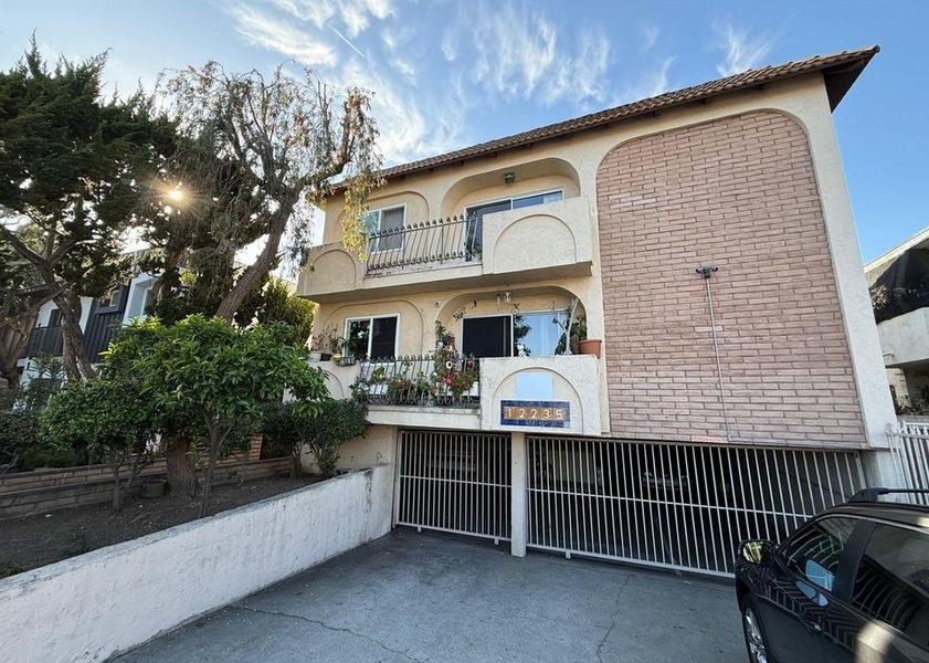 property for rent #1