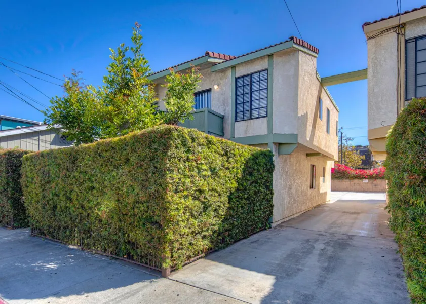 property for rent #1