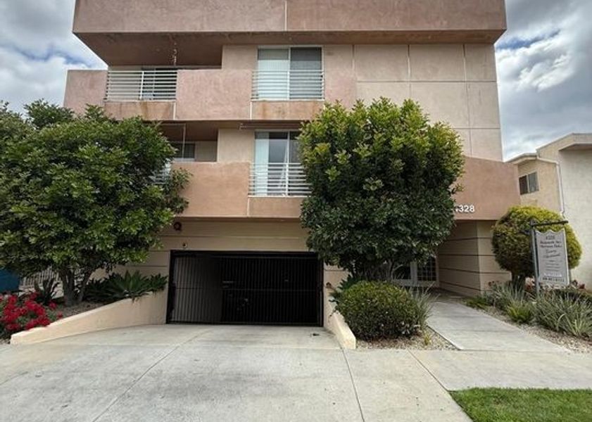 property for rent #1