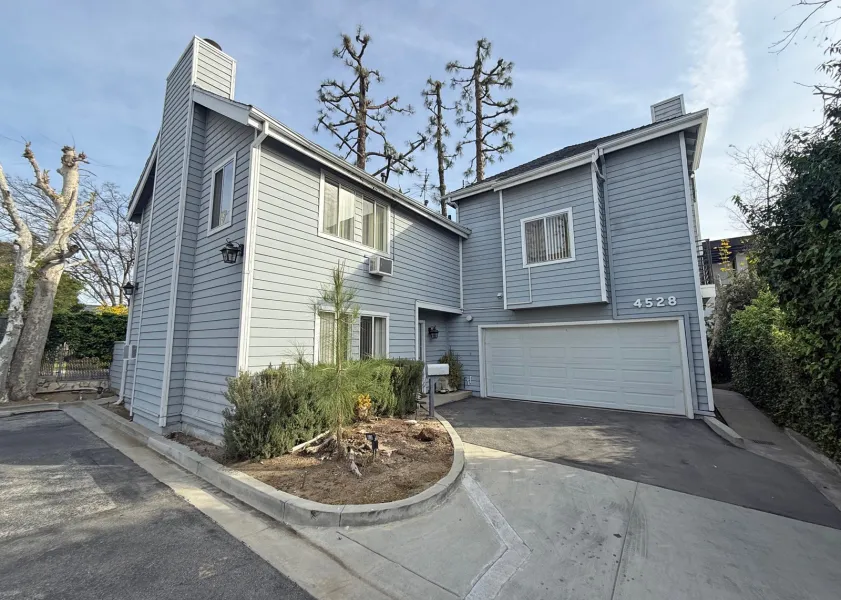 property for rent #1