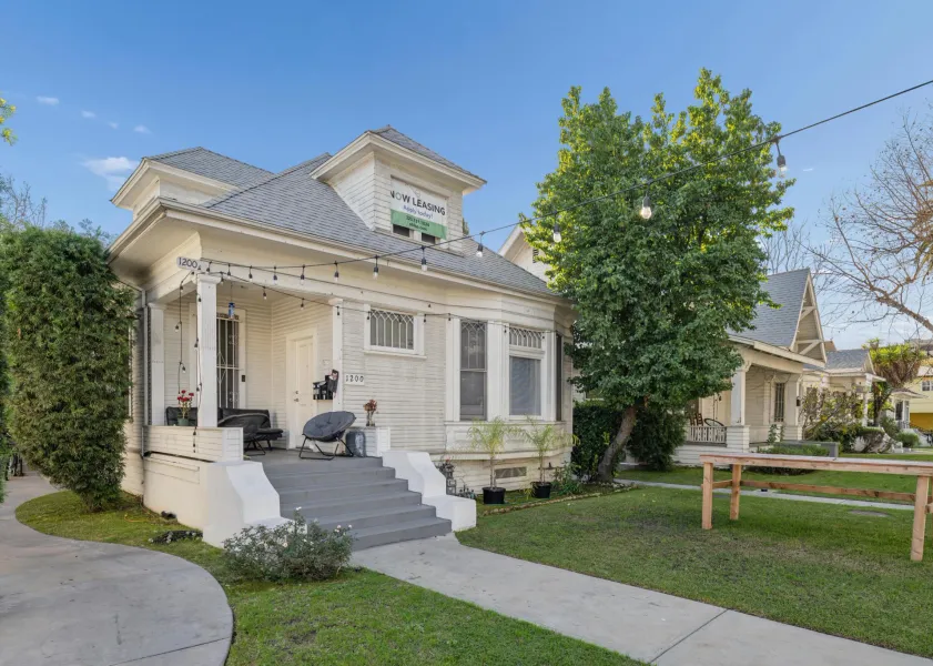 property for rent #1