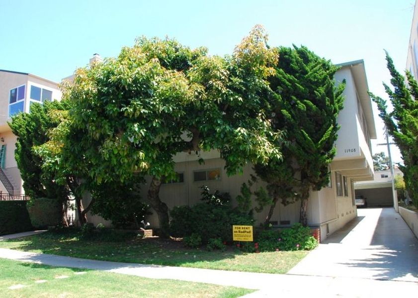 property for rent #1