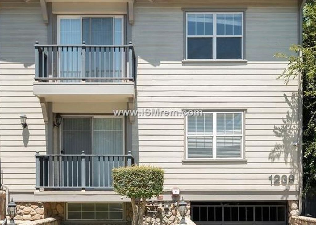 property for rent #1