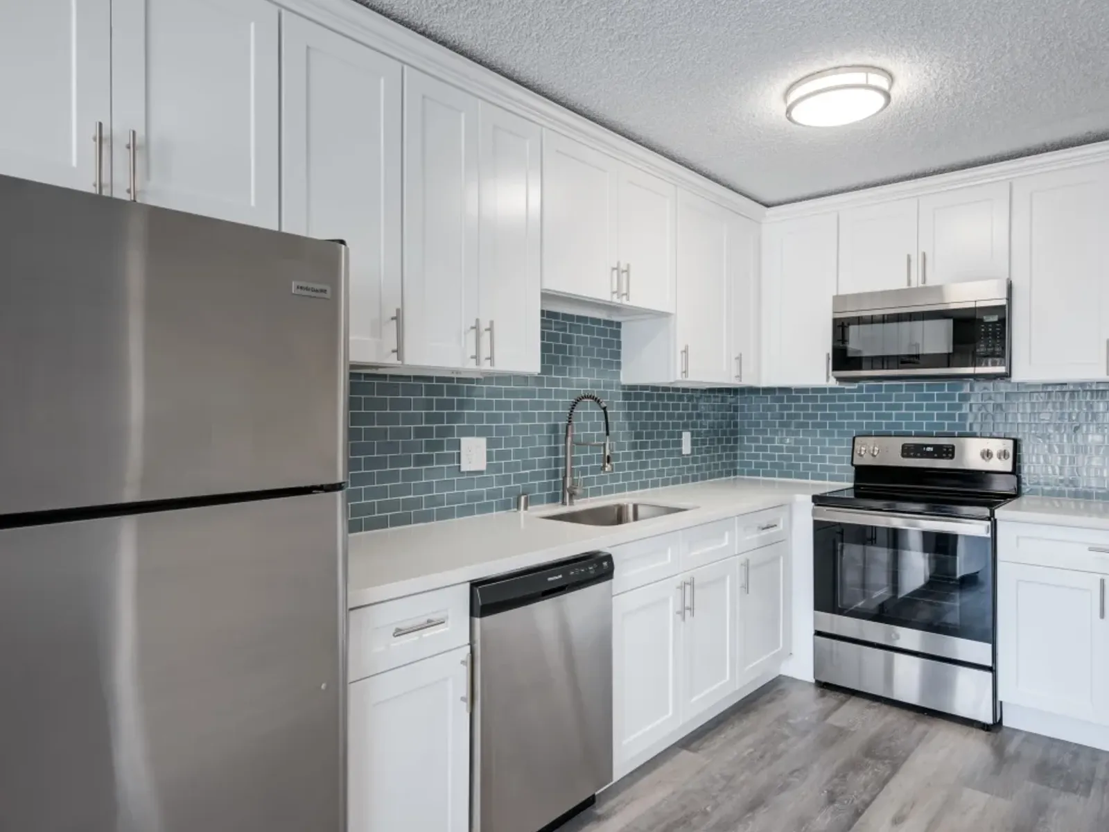 11850 Riverside Drive - 4