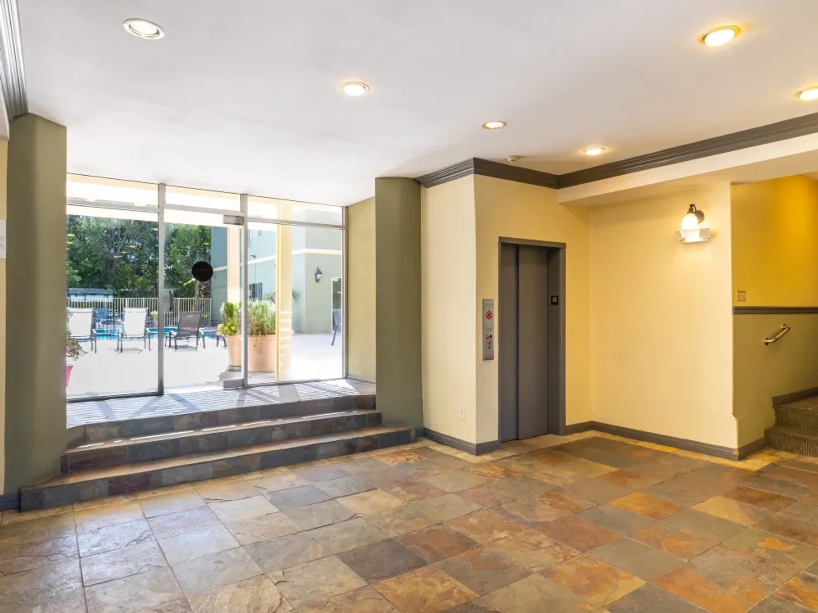 14556 Magnolia Blvd - 5