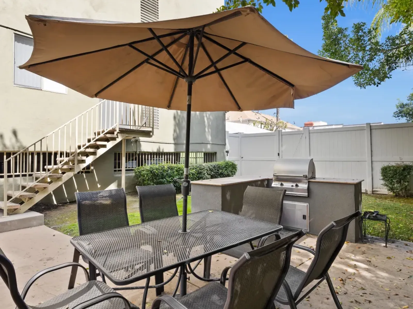 14556 Magnolia Blvd - 4