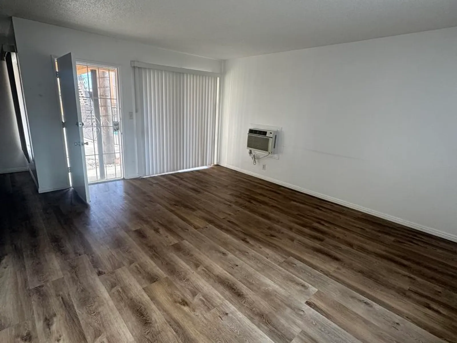 437-450 E. Algrove St - 5