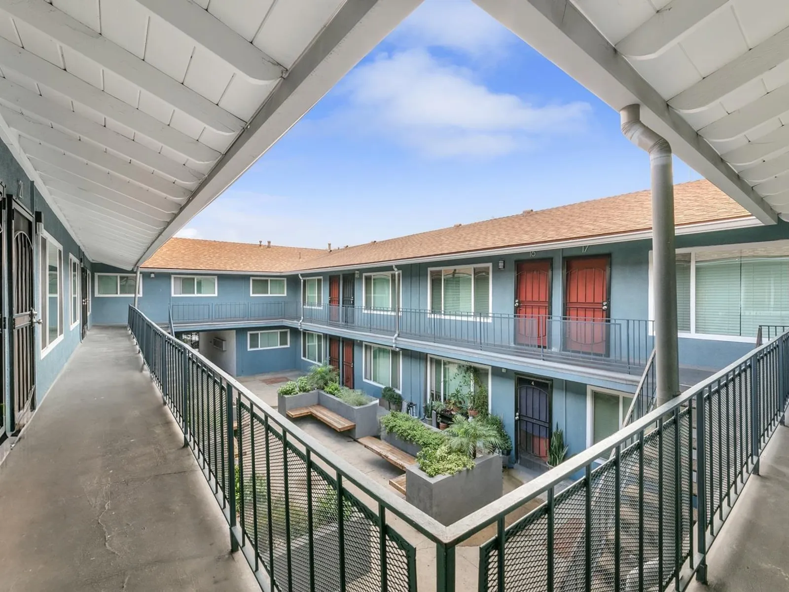 1495 Peterson Ave 12