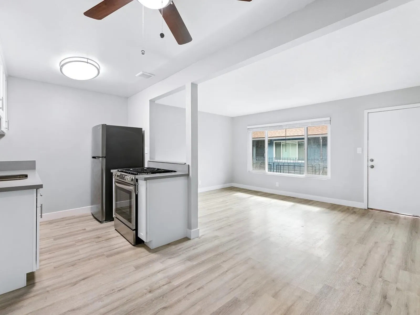 1495 Peterson Ave 17
