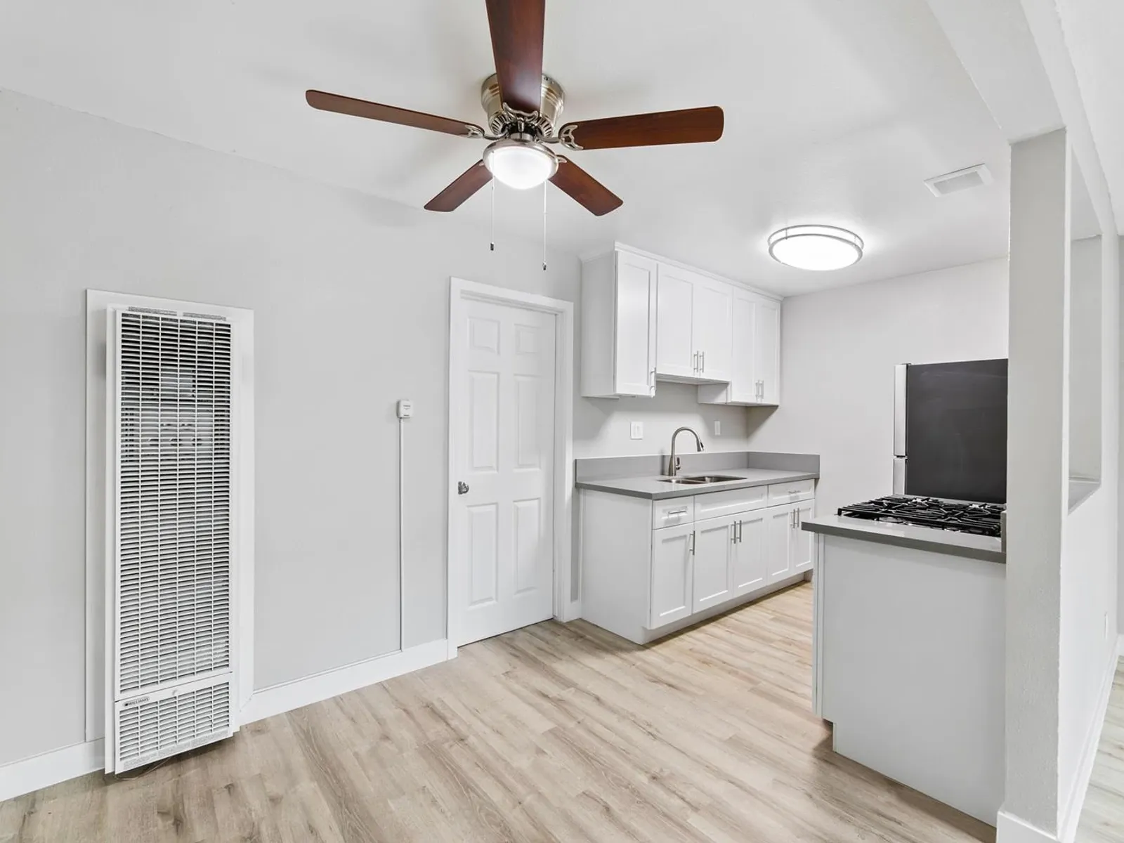 1495 Peterson Ave 18