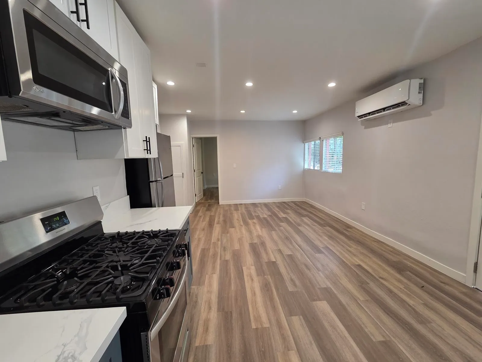 Apartment photo for 1411 Mohawk St, photo 2