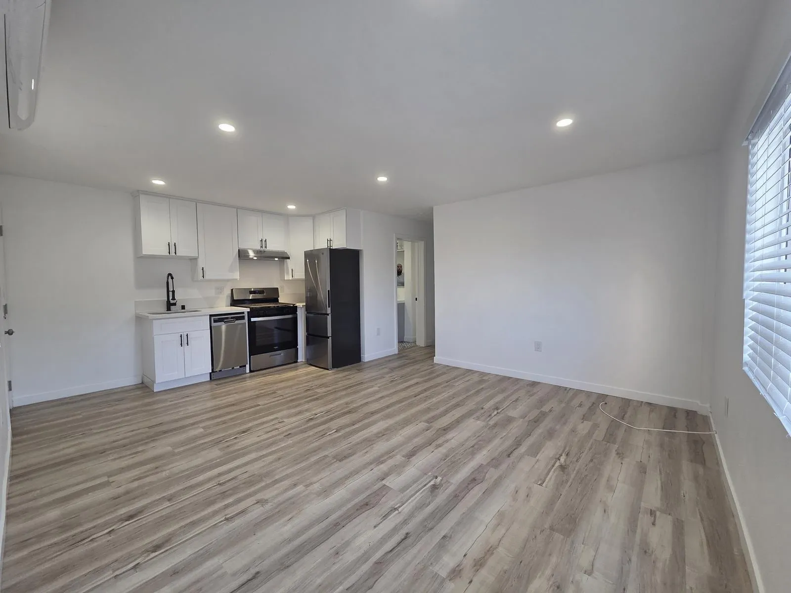 1411 Mohawk St - 4