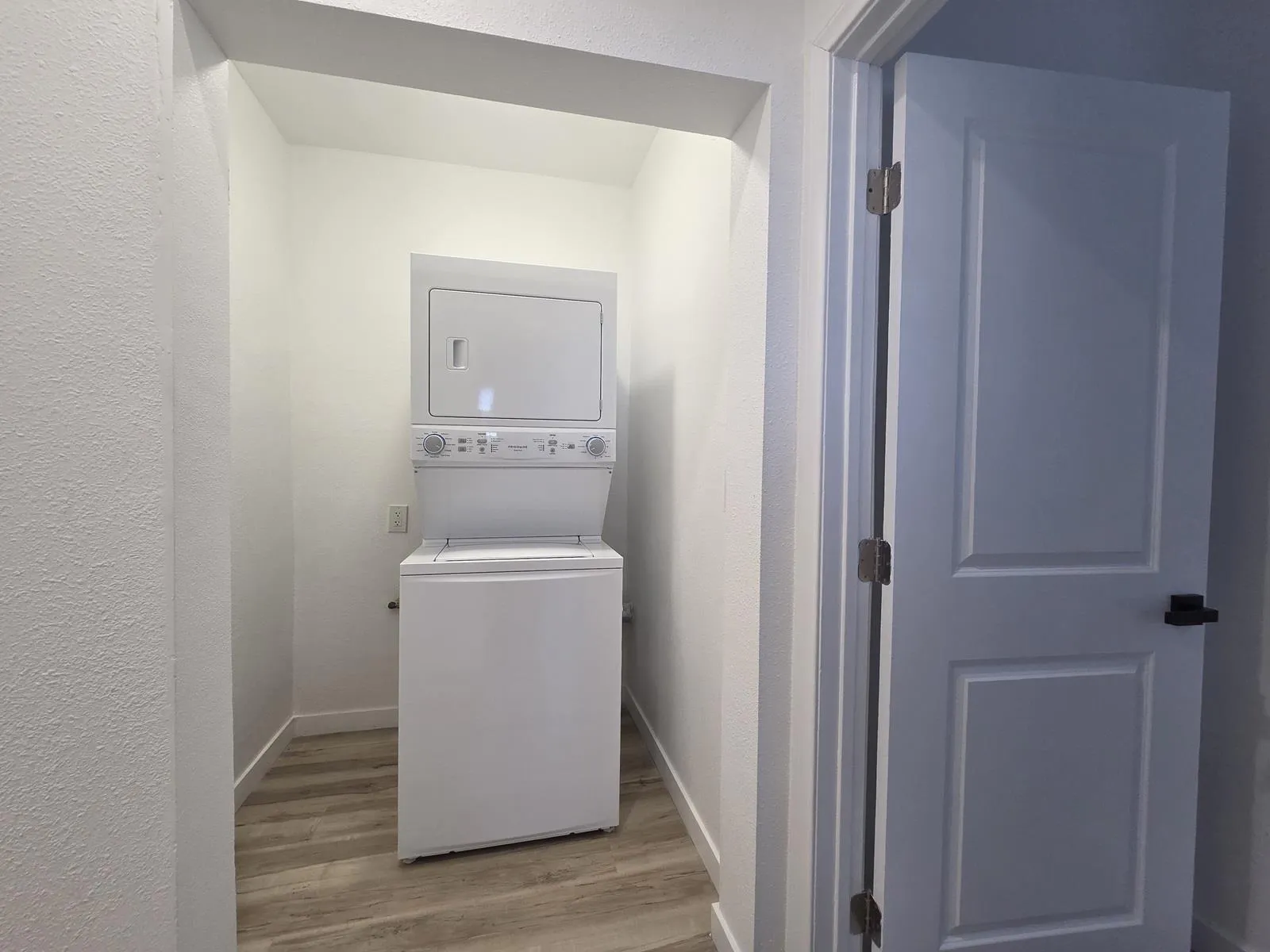 1411 Mohawk St - 6