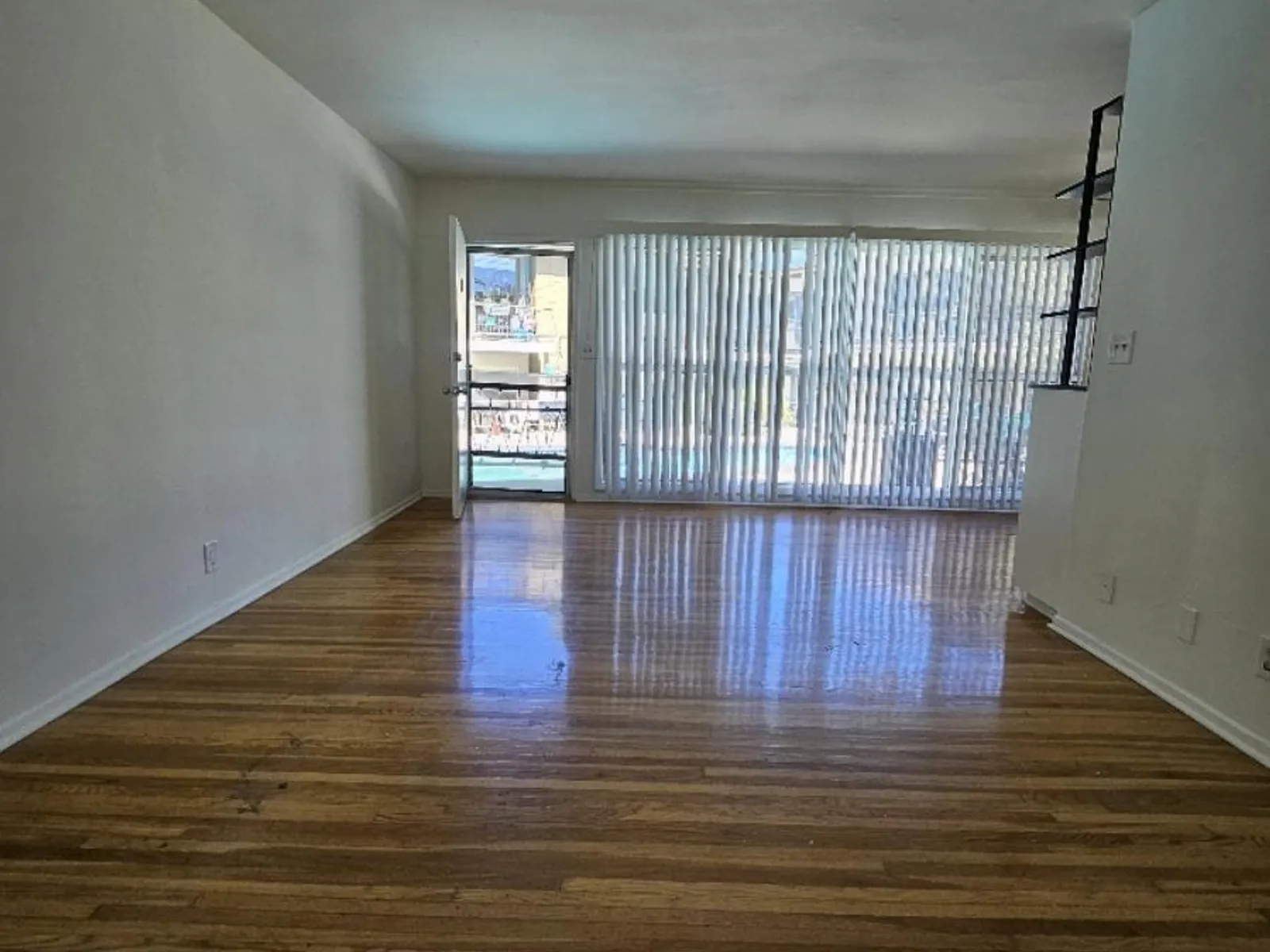 Apartment photo for 11940 Laurelwood Dr - 4