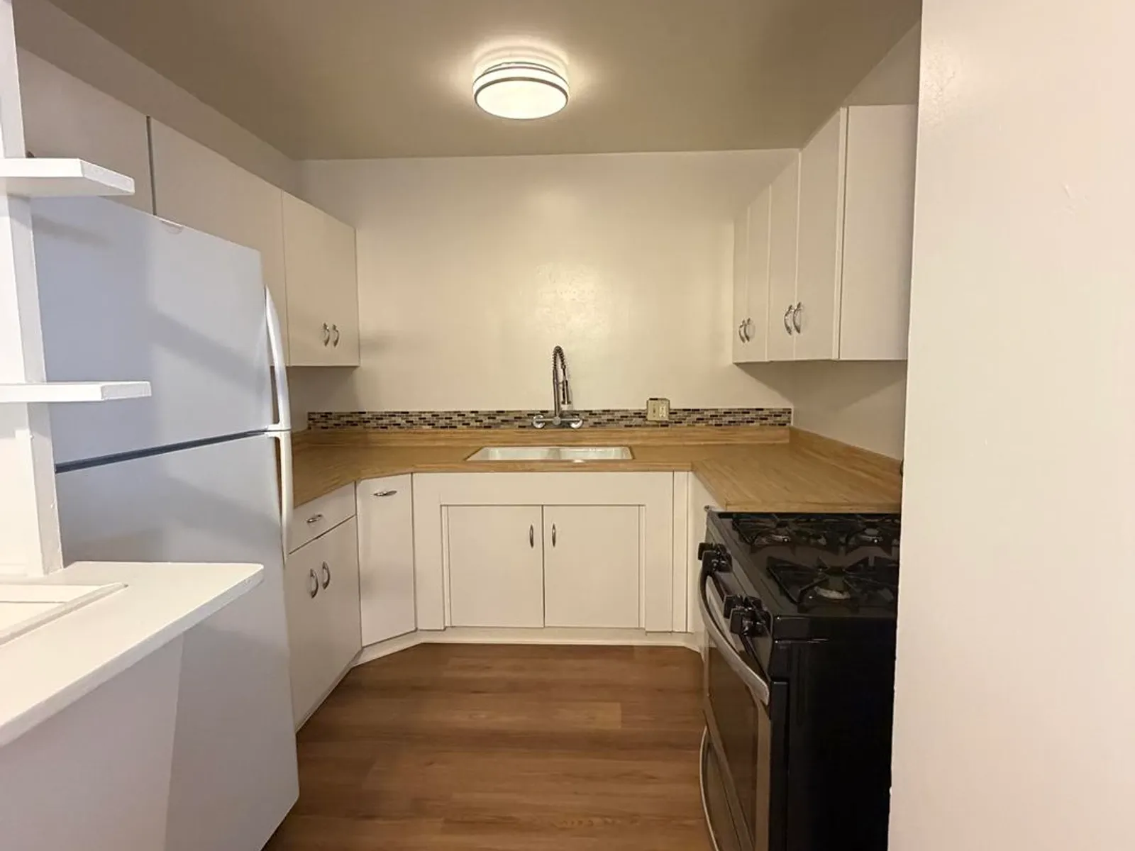 11940 Laurelwood Dr - 4