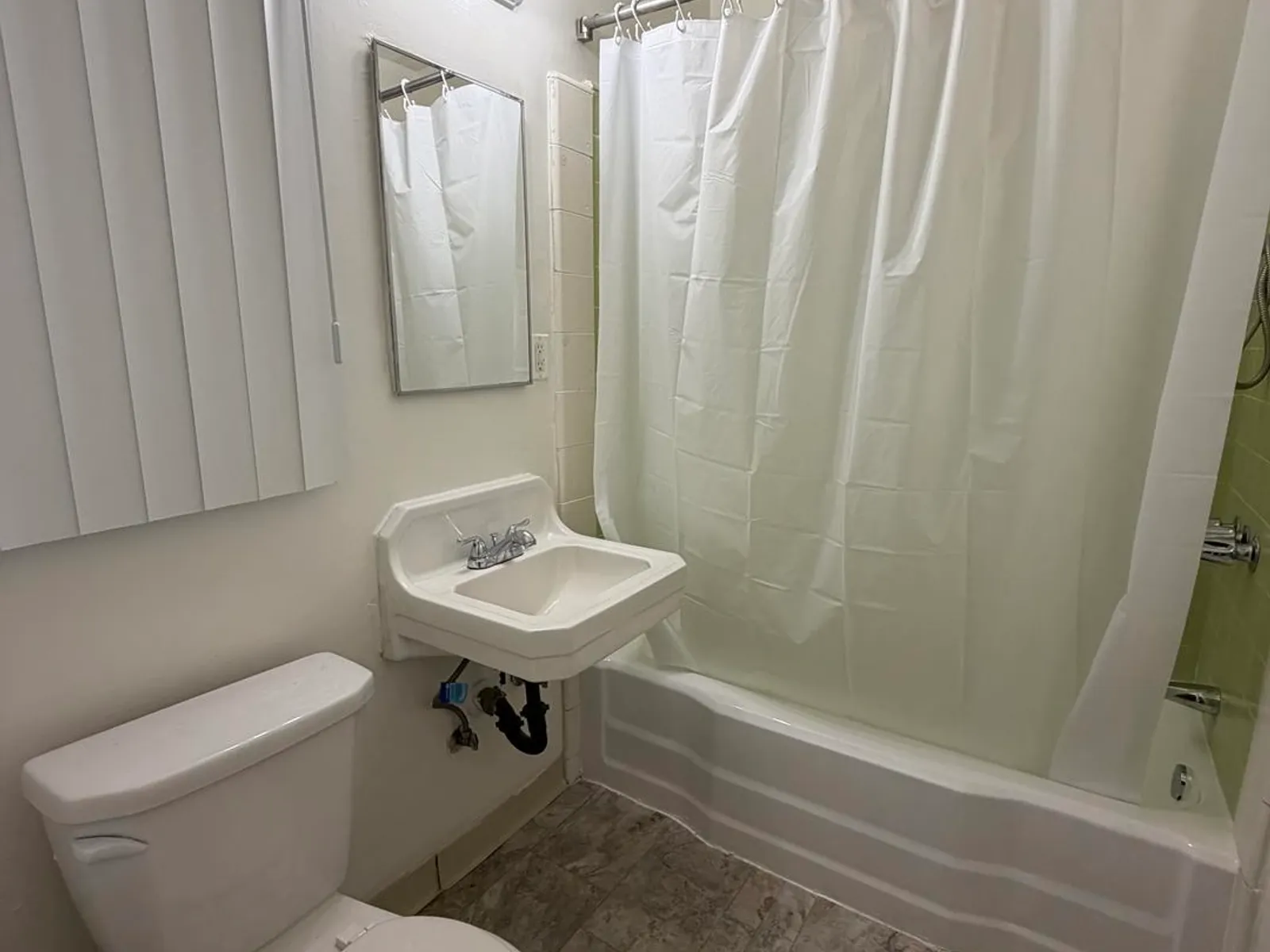 11940 Laurelwood Dr - 6
