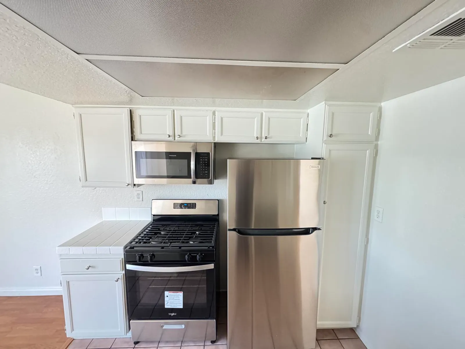 18144 Burbank Blvd - 4