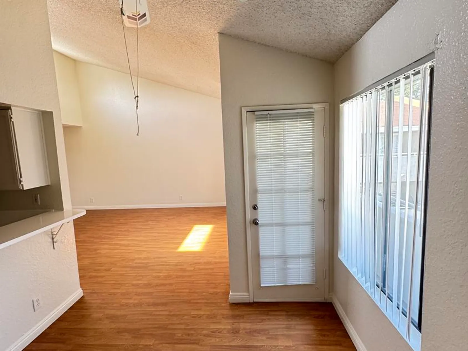18144 Burbank Blvd - 7