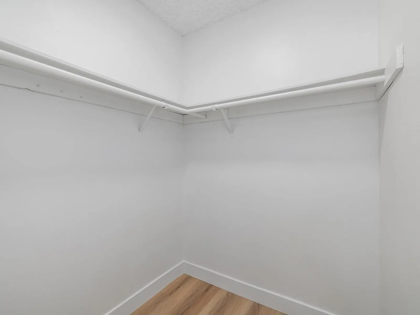 860 West 5th Street 14