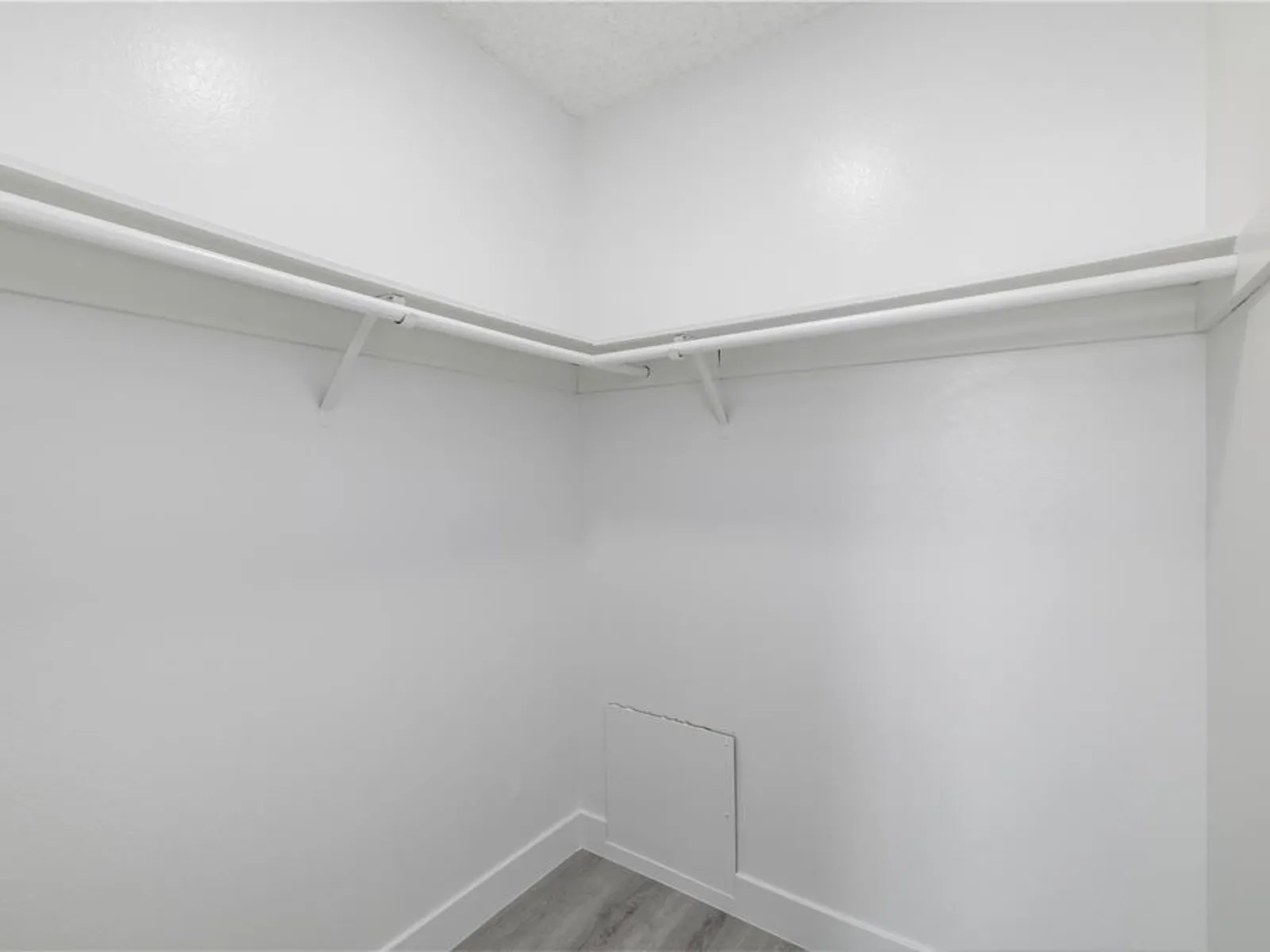 860 West 5th Street 16
