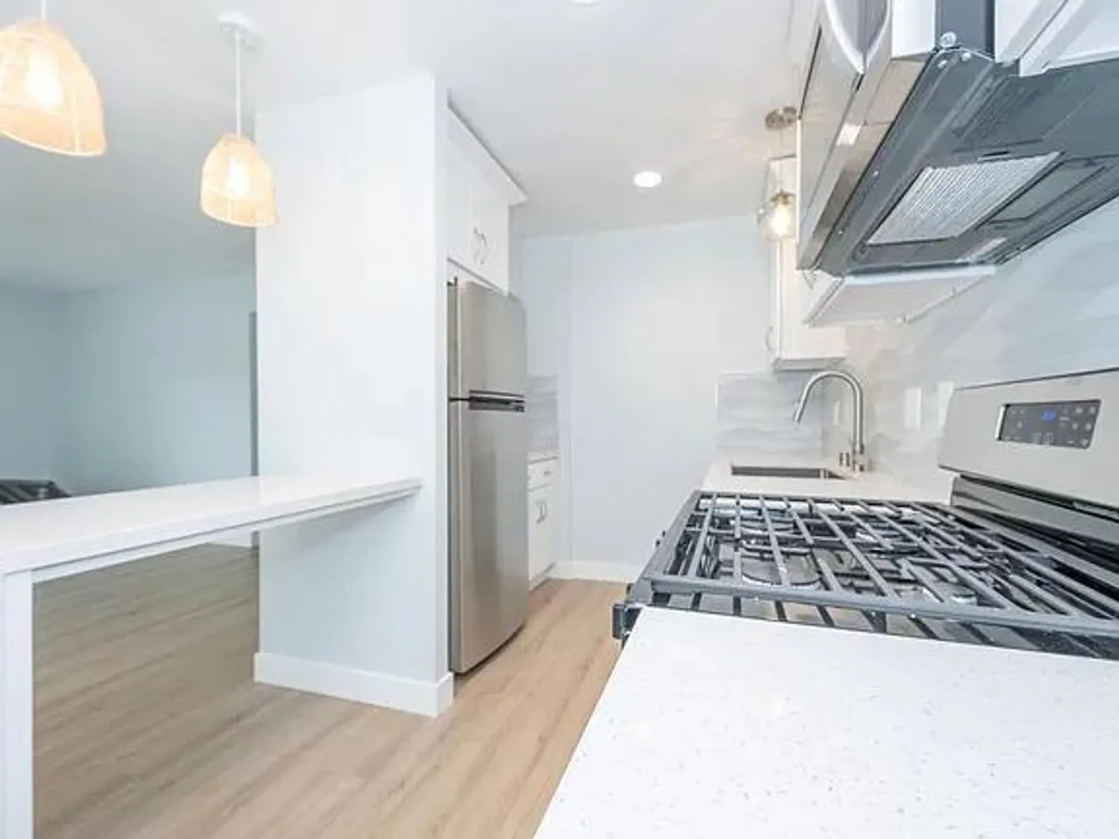 418 N Broadway 6