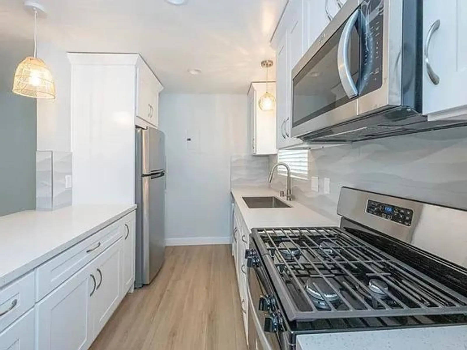 418 N Broadway 8