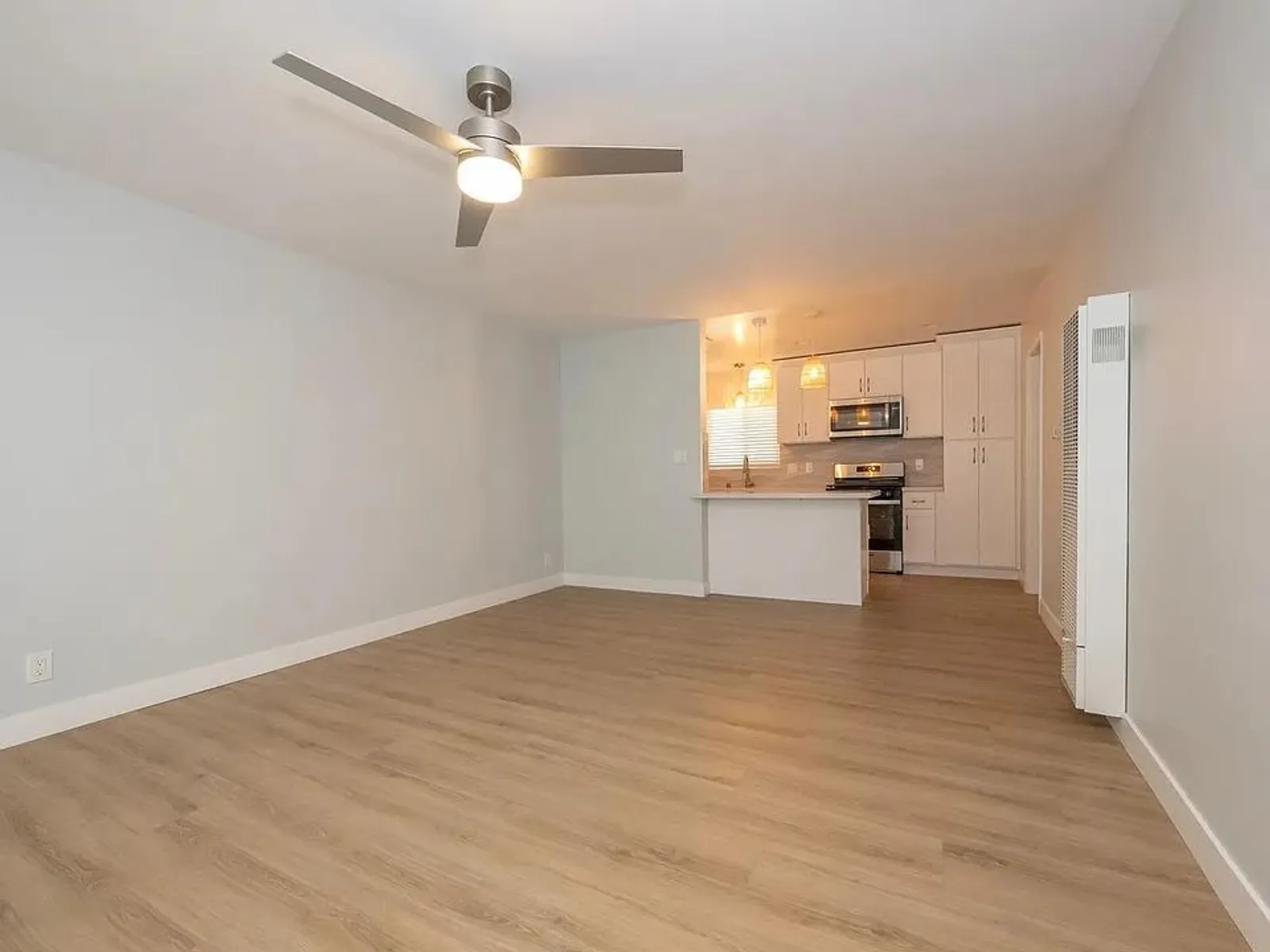 418 N Broadway 10