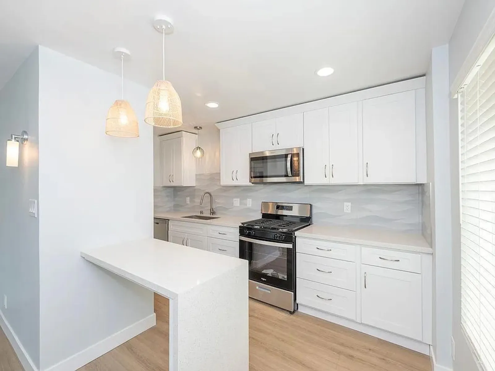 418 N Broadway 14