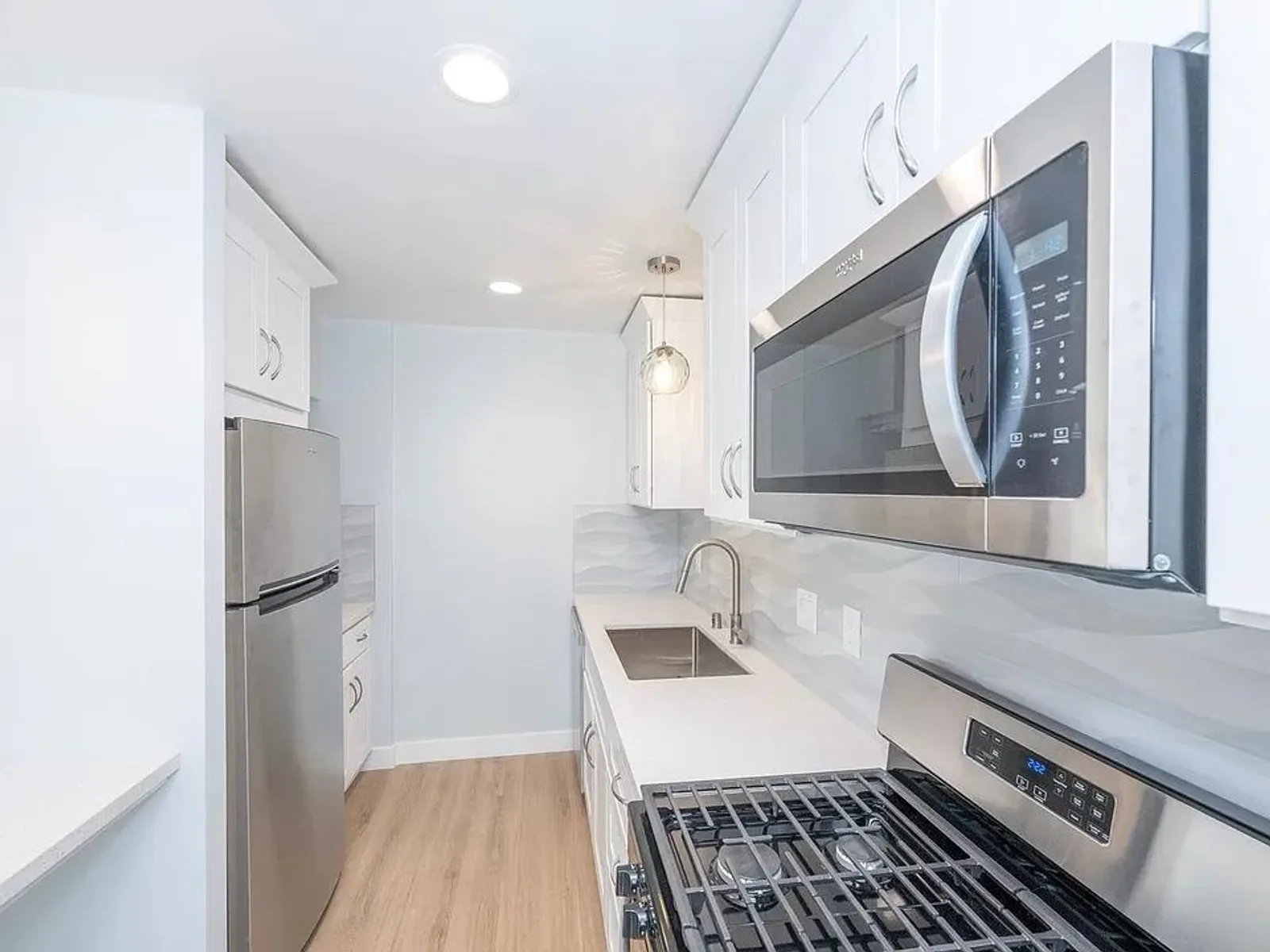 418 N Broadway 15
